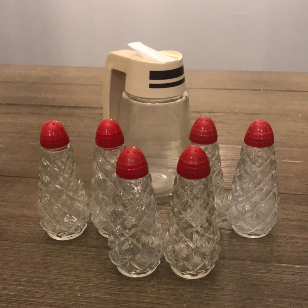 Vintage restaurant glass salt & pepper red cap and syrup dispenser retro (b)